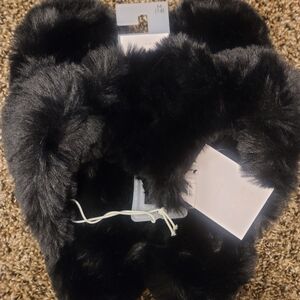 LC Lauren Conrad Black Faux Fur Slippers